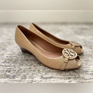 Tory Burch Sally Snake Print Wedge Heels Size 8 Womens Beige Worn Once